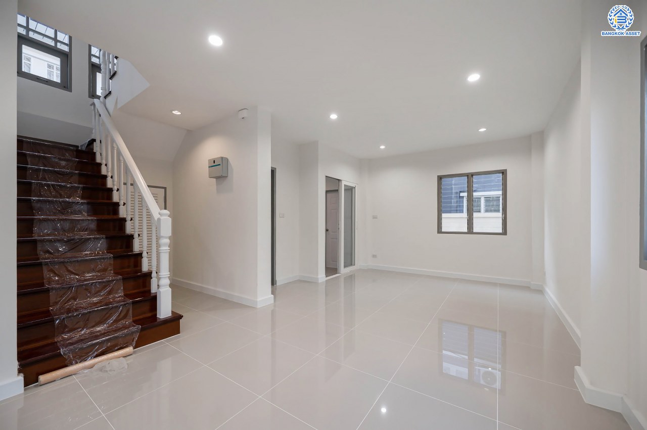 บ้านมือสองตกแต่งใหม่ โครงการ เพอร์เฟคเพลส รัตนาธิเบศร์-ไทรม้า รองรับความสุข บนเนื้อที่ 50 ตร.ว. พื้นที่ใช้สอย 147.04 ตร.ม. ฟังก์ชัน 3 ห้องนอน 2 ห้องน้ำ จอดรถได้ 1 คัน ทำเลเชื่อมต่อได้หลายเส้นทาง ติดถนนราชพฤกษ์ และรถไฟฟ้าสายสีม่วง "สถานีบางรักน้อยท่าอิฐ"...